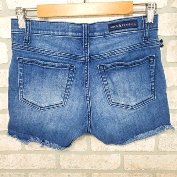 ROCK & REPUBLIC Stretch Embellished Shorts Size 6 - Picture 2 of 7